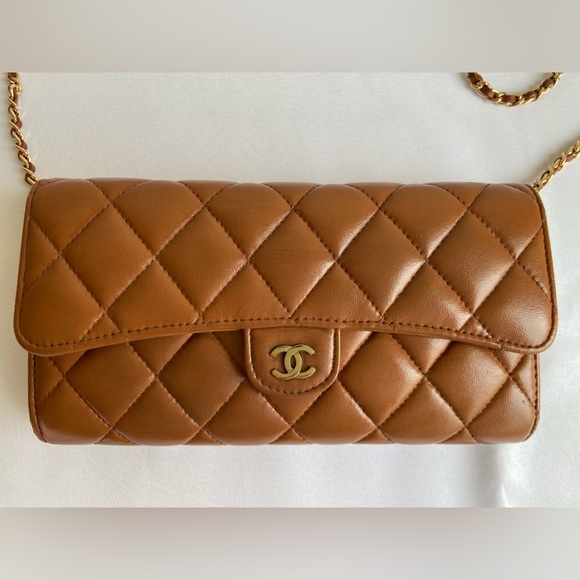 CHANEL Handbags - Chanel large gusseted wallet with remove-able chain